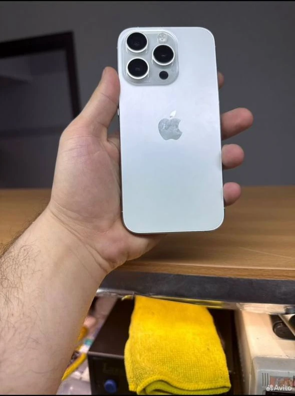 Собранный iPhone после ремонта